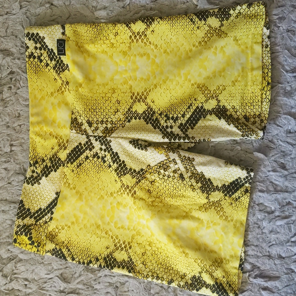Lemon bite high waist regular shorts